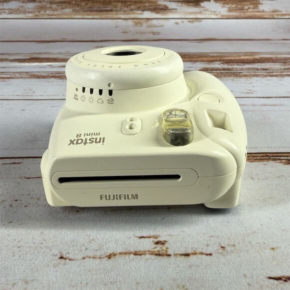 Fujifilm Instax Mini 8 Instant Film Camera White Built-in Flash - Picture 5 of 5